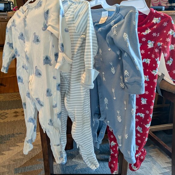 Huge lot of 17 Footie Sleeper Pajamas Boy or Neutral - Picture 2 of 8